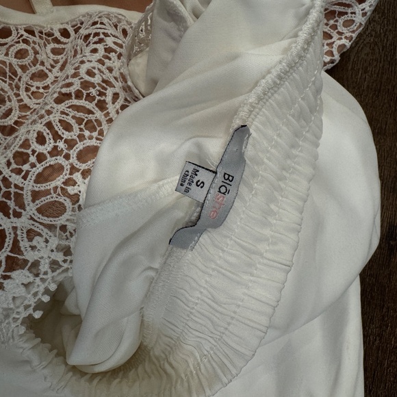 Blashe White Lace Cut-Out Jumpsuit – Size Small – NWT - Picture 7 of 7